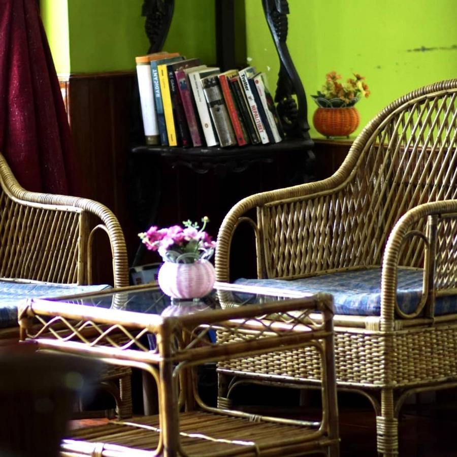 Monkey Bunky-3Monkeys Backpacker'S Hostel Kathmandu Bagian luar foto