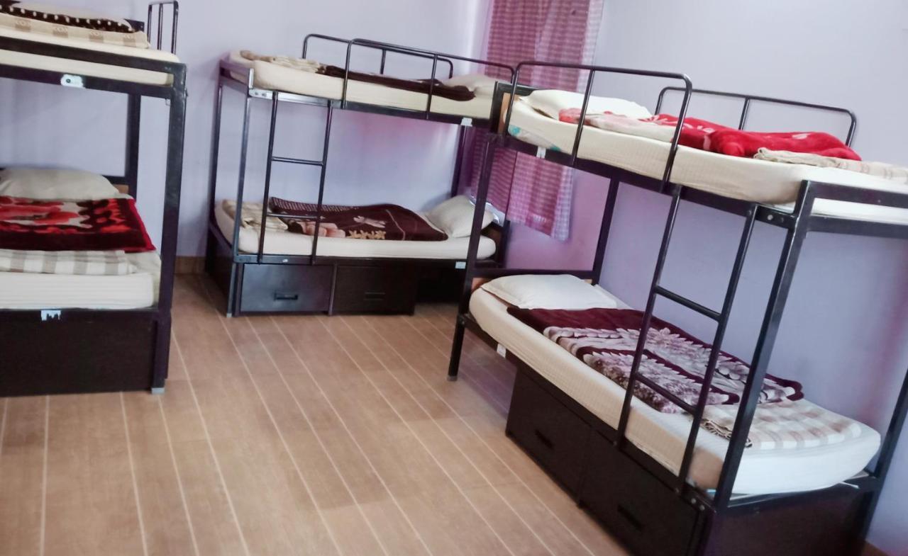 Monkey Bunky-3Monkeys Backpacker'S Hostel Kathmandu Bagian luar foto